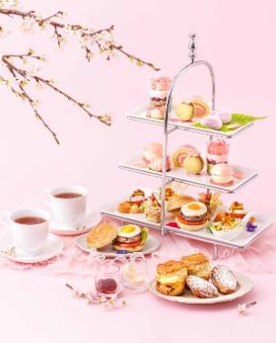 A tray of food and cups of tea

AI-generated content may be incorrect.